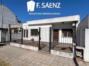 Casa · 138m² · 4 Ambientes · 1 Cochera · Casa en Venta de 4 Ambientes en Lomas de Zamora