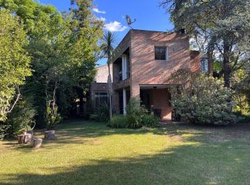 Casa · 132m² · 4 Ambientes · 2 Cocheras · Venta de Casa 4 Ambientes en Bo Los Troncos Pilar