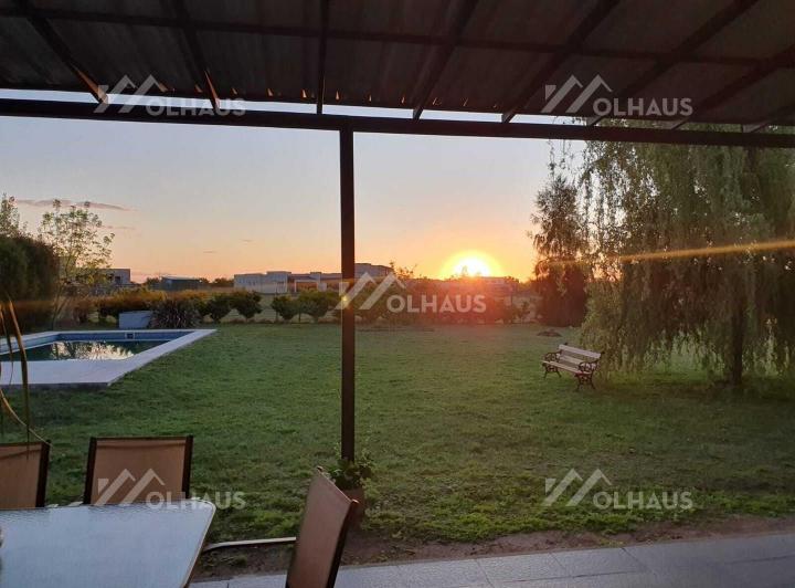 Casa · 135m² · 3 Ambientes · 2 Cocheras