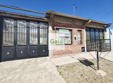 Casa · 200m² · 4 Ambientes · 2 Cocheras · Casa en Barrio Huaico
