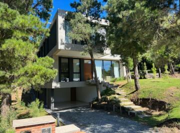 Casa · 250m² · 6 Ambientes · Casa Chalet en Alq. Temporario en Costa Esmeralda, Costa Atlántica, Buenos Aires