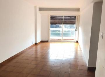 Departamento de 4 ambientes, Floresta · Departamento 4 Ambientes Al Frente con Balcón y Patio