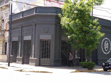 Local comercial · 165m² · 1 Ambiente · Local Alquiler Impecable Esquina
