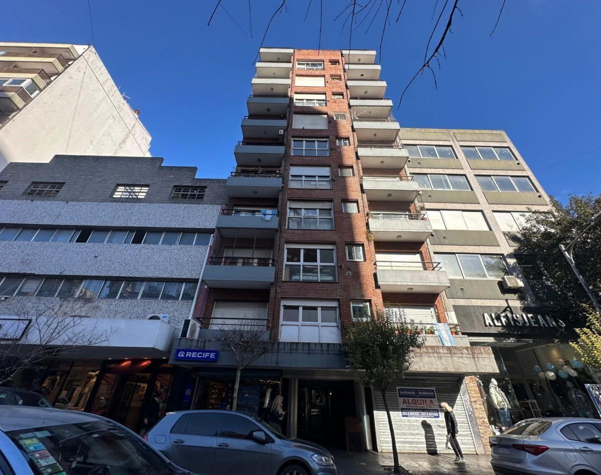 Depto 2 amb, 37m² en pleno centro — Rivadavia 2800