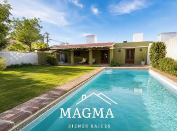 Casa de 8 ambientes, Córdoba · Casa en Venta – Quintas de Arguello – 3 Dorm. + Pileta – Apta Credito!