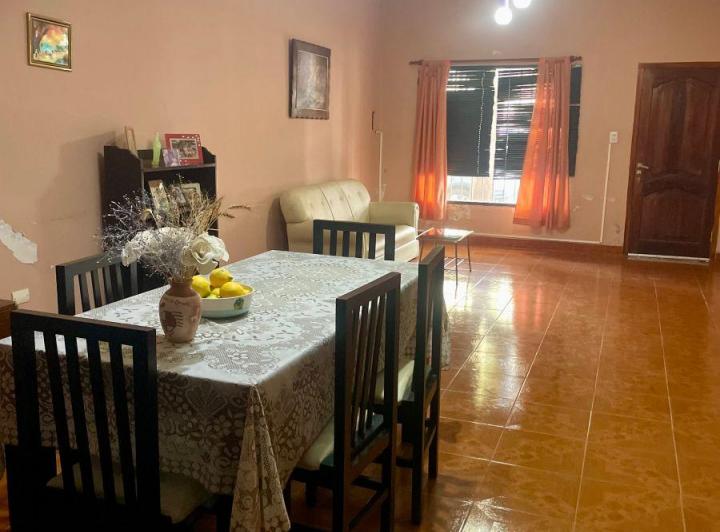 Casa · 110m² · 10 Ambientes · 2 Cocheras