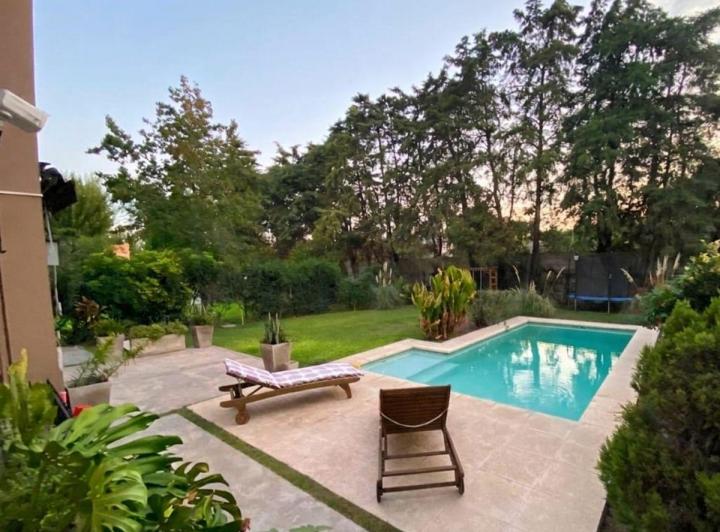 Casa · 175m² · 4 Ambientes · 4 Cocheras