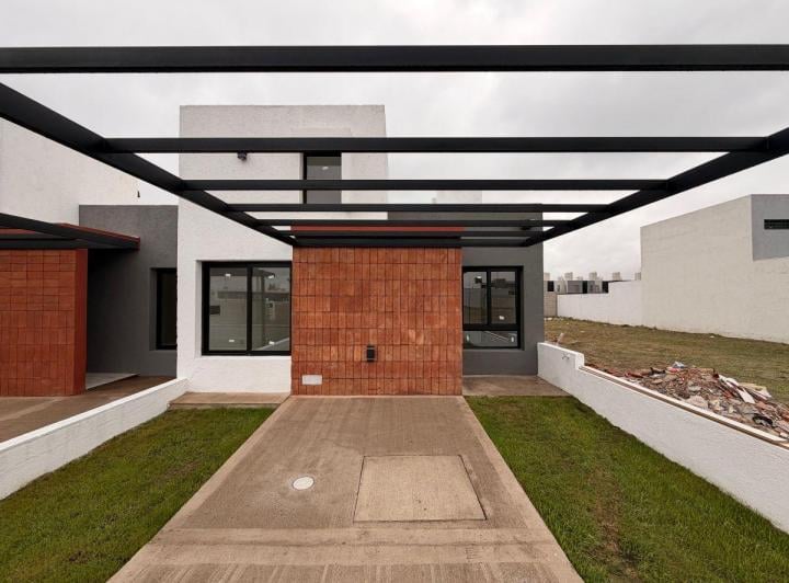 Casa · 82m² · 4 Ambientes · 1 Cochera
