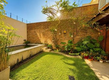 Casa · 271m² · 5 Ambientes · 1 Cochera · Alquiler | Exclusiva Residencia de Estilo con Pileta y Quincho en El Corazón de Villa Devoto