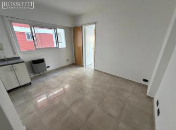 Departamento · 39m² · 2 Ambientes · Muy Buen Dpto 2 Ambientes y Medio con Balcón Al Frente, Muy Luminoso y Excelente Estado
