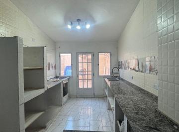 Casa de 4 ambientes, La Matanza · Casa con Cochera y Patio