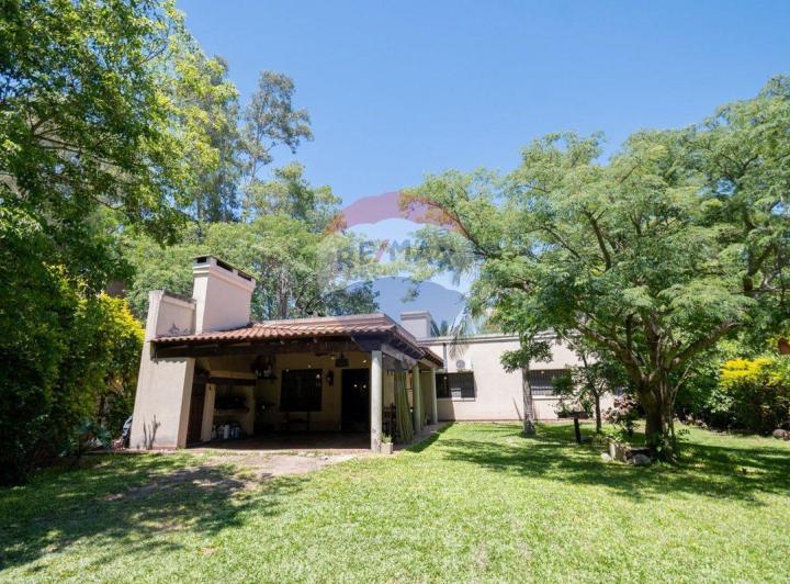 Casa · 130m² · 7 Ambientes · 1 Cochera