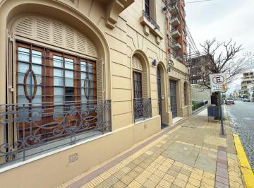Casa · 700m² · 25 Ambientes · Venta de Propiedad Centrica 18 Dorm.