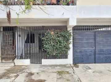 Casa · 119m² · 5 Ambientes · 1 Cochera · Casa en Planta Baja Barrio 374 Viviendas 3 Dorm.