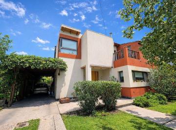 Casa · 270m² · 4 Ambientes · 2 Cocheras · Club de Campo Excelente Casa en Venta, Mendoza