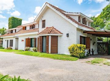 Casa · 65m² · 3 Ambientes · 1 Cochera · Venta Casa PH 2 Dorm. en Fisherton