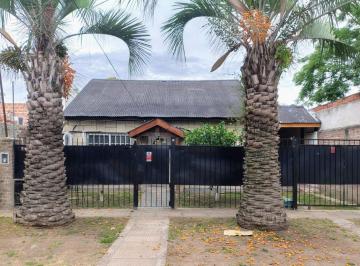 Casa · 120m² · 4 Ambientes · 2 Cocheras · Venta Casa V. Udaondo 4 Amb Acep. Permuta Camioneta