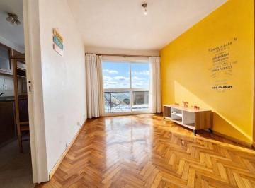 Departamento · 45m² · 3 Ambientes · 3 Amb con Balcón y Vista Abierta - Súper Luminoso.