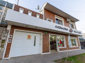 Local comercial · 204m² · 2 Cocheras · Departamento Local Galpon en Venta en Baigorria