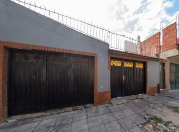 PH · 81m² · 3 Ambientes · 2 Cocheras · Venta PH 3 Amb. C/patio y Cochera - Lanús