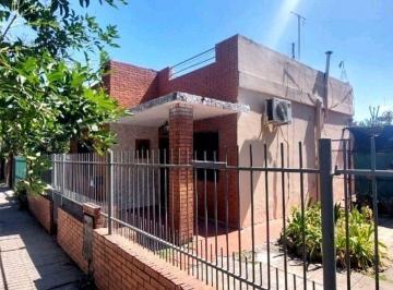 Casa · 55m² · 3 Ambientes · 2 Cocheras · Venta Casa 3 Ambientes en José León Suárez