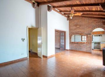 Casa · 220m² · 7 Ambientes · 1 Cochera · Casa en Venta 4 Dorm. La Florida