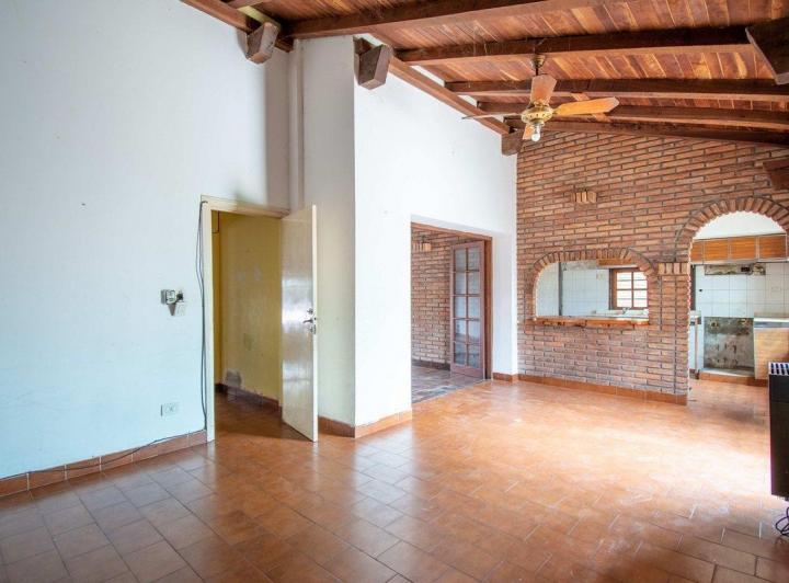 Casa · 220m² · 7 Ambientes · 1 Cochera