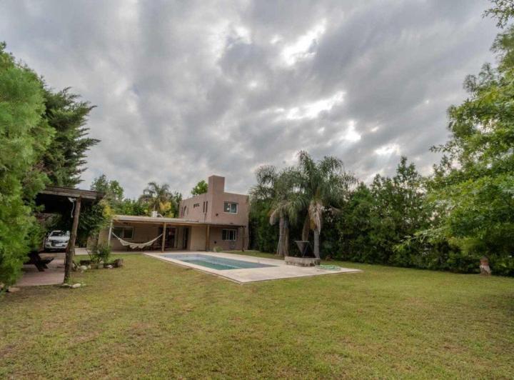 Casa · 135m² · 5 Ambientes · 2 Cocheras