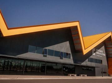 Bodega-Galpón · 1700m² · Alquiler Nave Industrial Ciudad Industria Funes