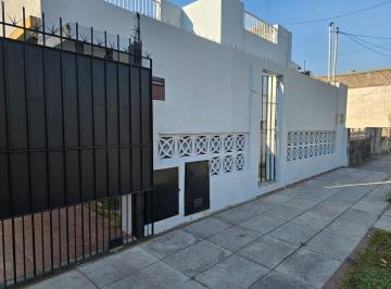 PH · 64m² · 3 Ambientes · PH en Venta 3 Amb a Reciclar - Patio - Terraza