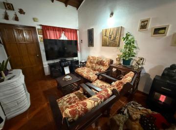 Casa · 96m² · 4 Ambientes · 1 Cochera · Oportunidad Unica en Garin