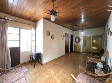 Casa · 143m² · 4 Ambientes · 2 Cocheras · Casa 4 Ambientes en Venta en Avellaneda 2 Cocheras
