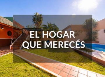 Casa · 122m² · 3 Ambientes · 1 Cochera · Venta Casa Villa Luzuriaga Jardin Píleta Cochera