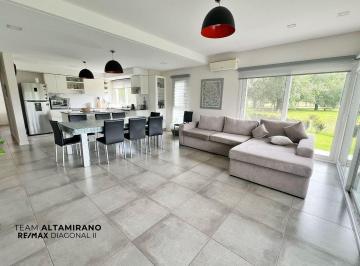 Departamento · 116m² · 4 Ambientes · Departamento en Venta en Haras del Sur II
