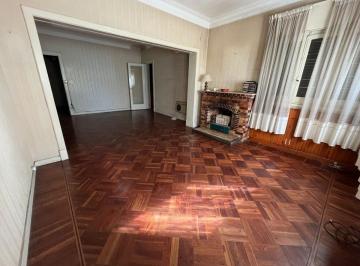 Casa · 182m² · 4 Ambientes · 2 Cocheras · Casa en Venta Quilmes