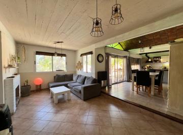 Casa · 117m² · 4 Ambientes · 1 Cochera · Casas en Venta - Villa Elisa