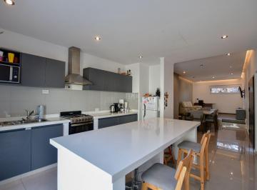 Casa · 101m² · 2 Ambientes · 1 Cochera · Casa en Venta La Plata