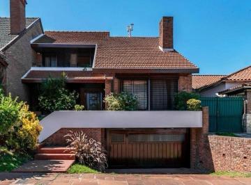 Casa · 339m² · 5 Ambientes · 1 Cochera · Venta Casa 5 Ambientes con Cochera Doble en Bernal