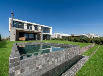 Casa · 250m² · 5 Ambientes · 2 Cocheras · Venta Apto Crédito Casa a Estrenar San Sebastián