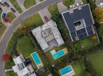 Casa · 331m² · 6 Ambientes · 2 Cocheras · Casa 6 Ambientes en Venta en Haras Santa María