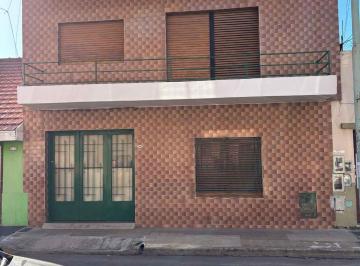Casa · 200m² · 7 Ambientes · 2 Cocheras · Casa Multiples Destinos