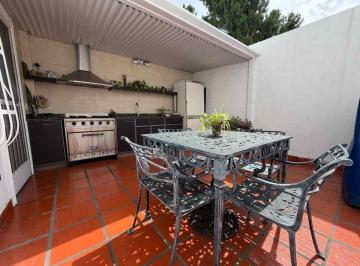 Casa · 97m² · 4 Ambientes · 1 Cochera · Venta Triplex 4 Amb/ Villa Lugano Cochera Patio