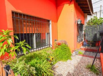 Casa · 67m² · 4 Ambientes · 1 Cochera · Casa A/cre 4 Amb C/ Pat Quin Parri Coch en Palomar