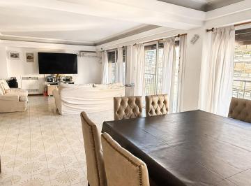 Departamento · 198m² · 6 Ambientes · 2 Cocheras · Venta Piso 6 Amb con Dep, Cochera 2 Autos Flores