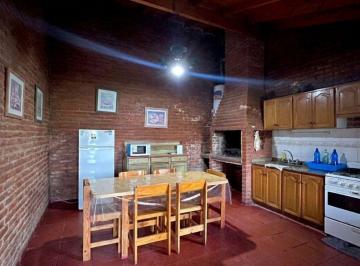 Casa · 60m² · 2 Ambientes · 1 Cochera · Venta Casa con Gran Parque Santa Clara del Mar