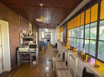 Casa · 130m² · 4 Ambientes · Venta / Casa / Susana / Esquina