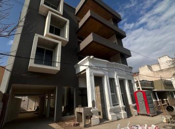 Local comercial · 50m² · 1 Cochera · Local Nuevo /todos Los Servicios / Rubros Varios