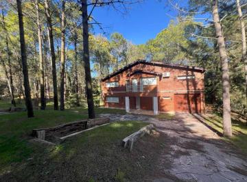Casa · 480m² · 5 Ambientes · Casa en Venta Carilo 5 Ambientes