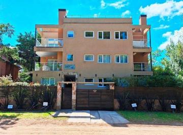 Departamento · 75m² · 3 Ambientes · 1 Cochera · Departamento a La Venta en Pinamar con Piscina