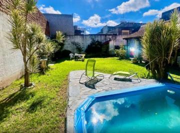 PH · 200m² · 4 Ambientes · PH 4 Ambientes Venta Mataderos con Jardin y Pileta